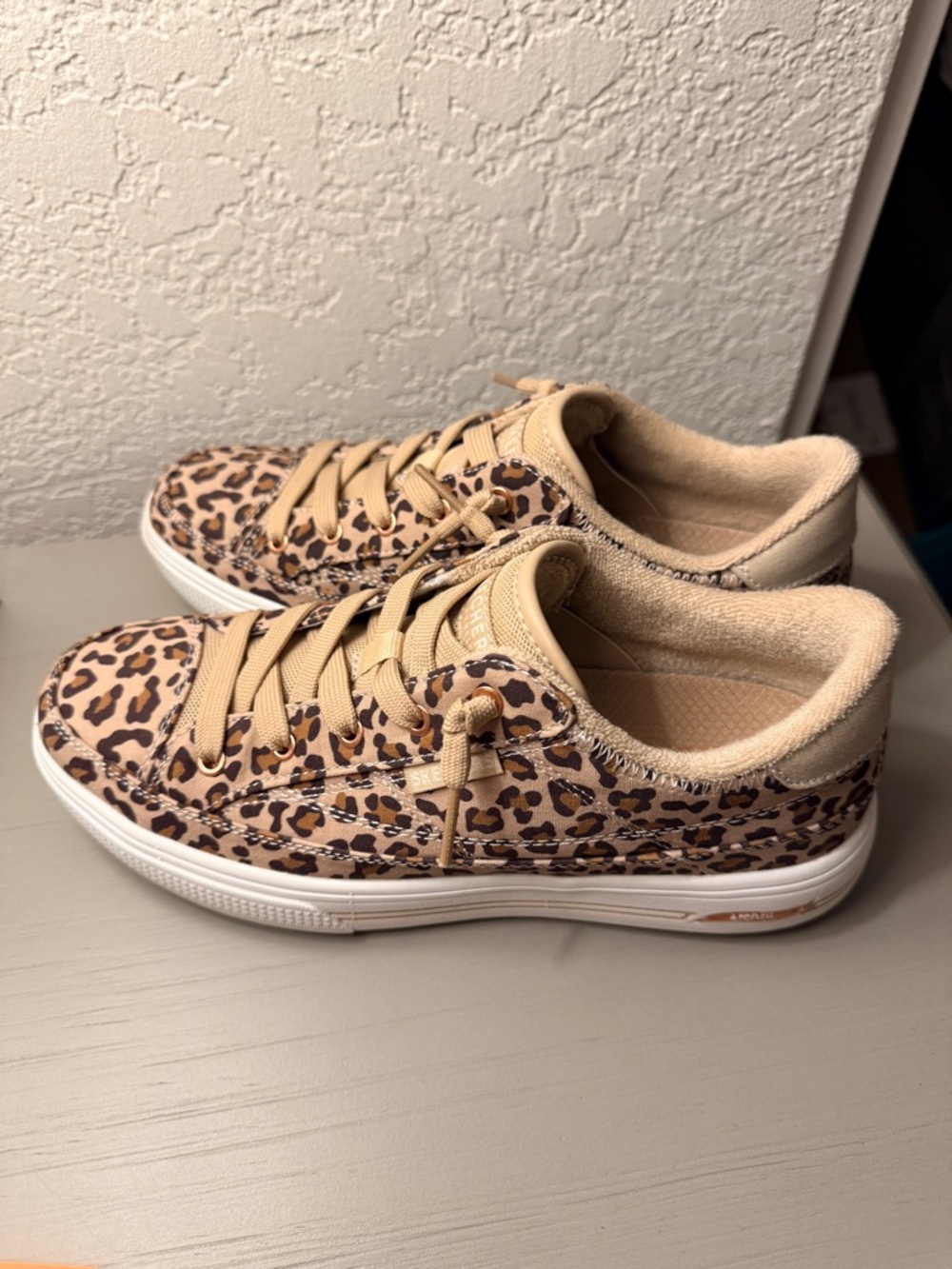 Skechers Leopard Print Casual Sneakers - Tan/Brown Women’s Size 8